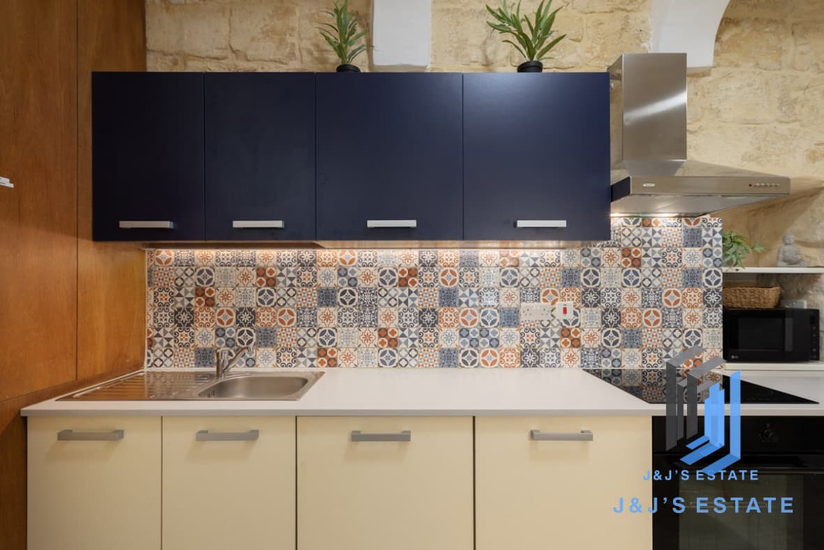 Charming 3-Bedroom Townhouse in Qormi · 6