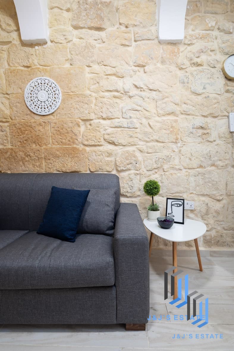 Charming 3-Bedroom Townhouse in Qormi · 10