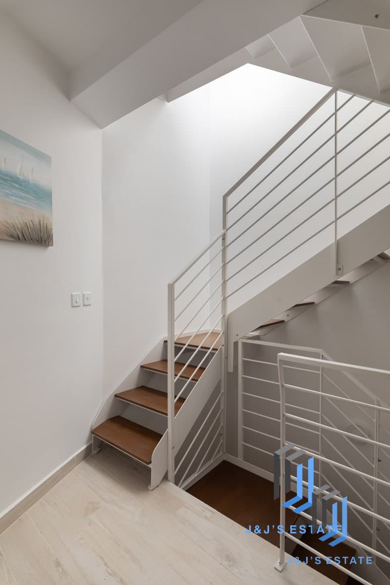 Charming 3-Bedroom Townhouse in Qormi · 18