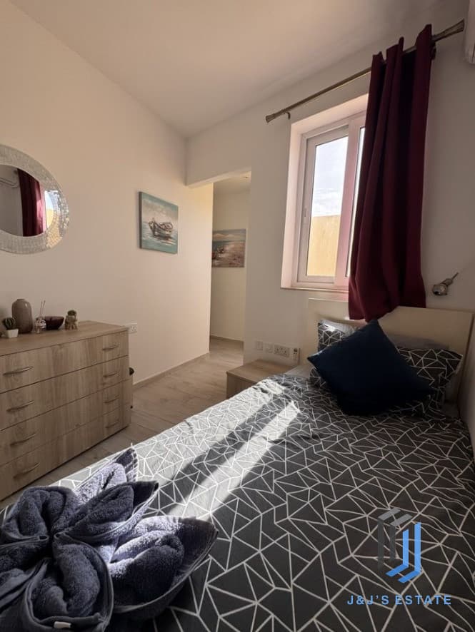 Charming 3-Bedroom Townhouse in Qormi · 12