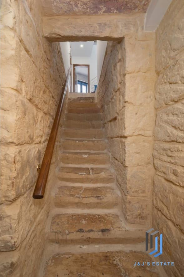 Charming 3-Bedroom Townhouse in Qormi · 19