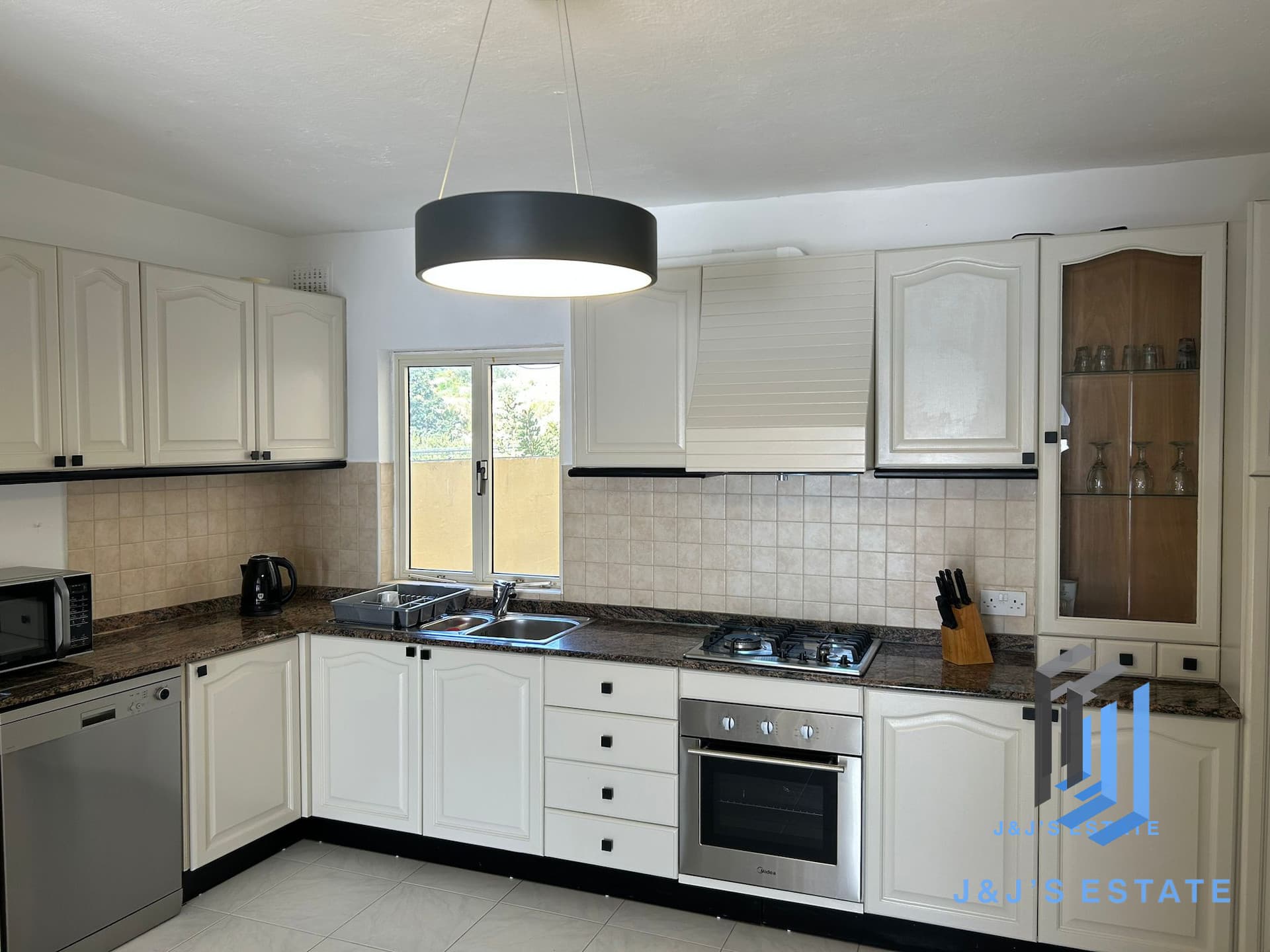 Lovely 2-Bedroom Apartment with Seaview in Xemxija · 1