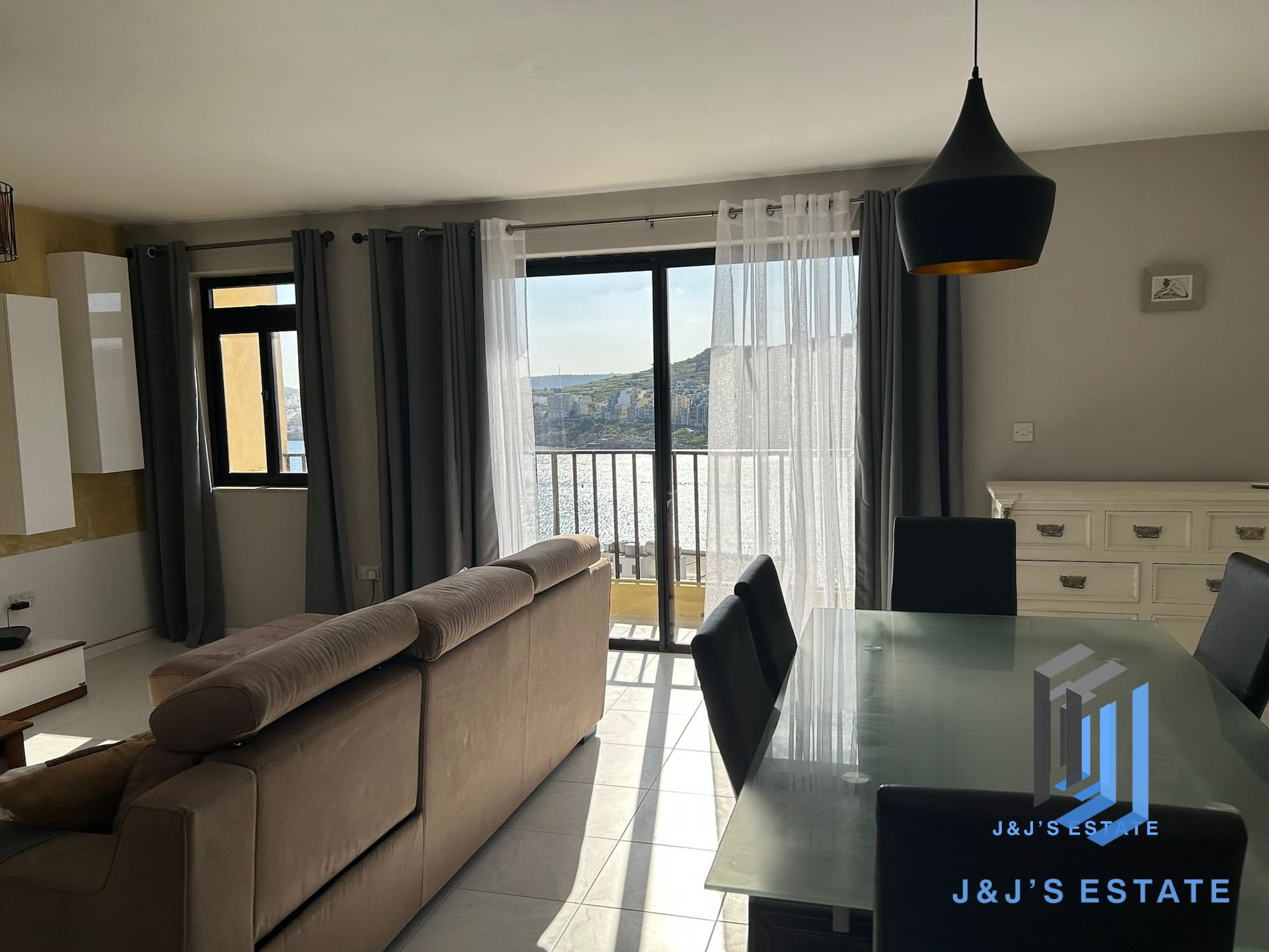 Lovely 2-Bedroom Apartment with Seaview in Xemxija · 3