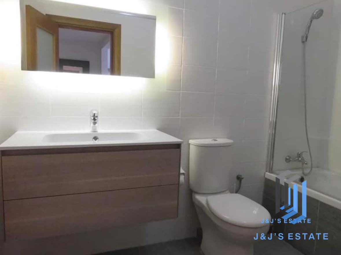 Stunning 3-Bedroom Apartment in Swieqi · 3