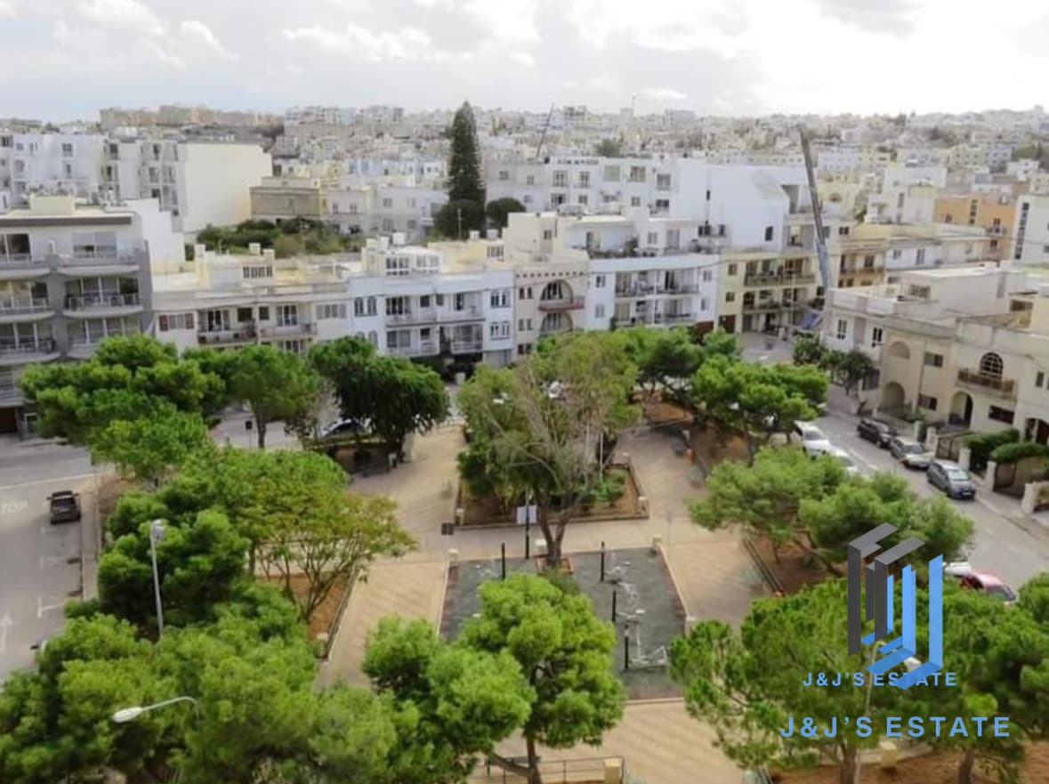 Stunning 3-Bedroom Apartment in Swieqi · 4