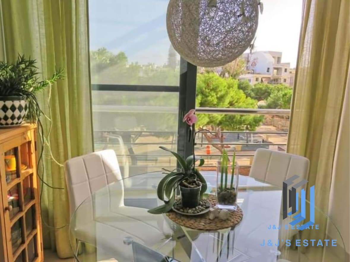 Stunning 3-Bedroom Apartment in Swieqi · 6