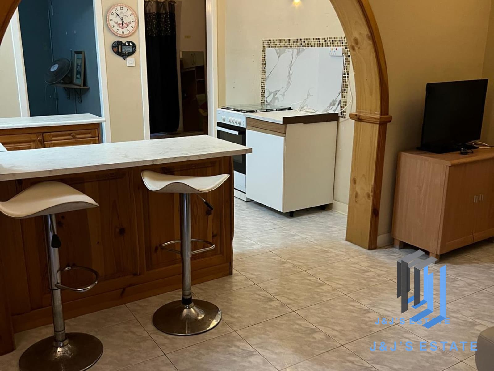 Cozy 2-Bedroom Maisonette in Qawra · 1