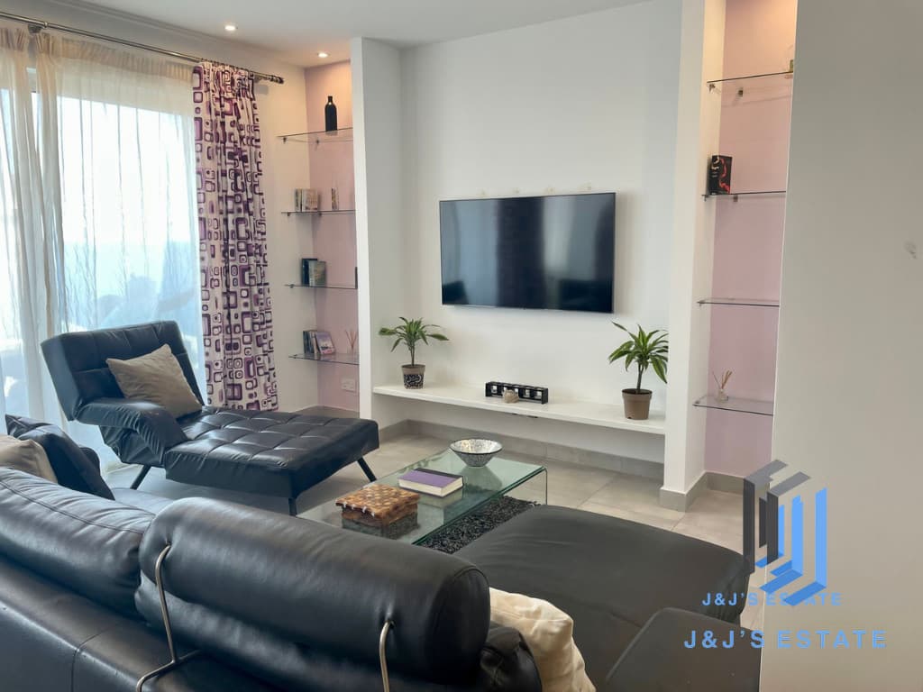 Spacious Seafront Apartment in Sliema - 160 sqm · 2