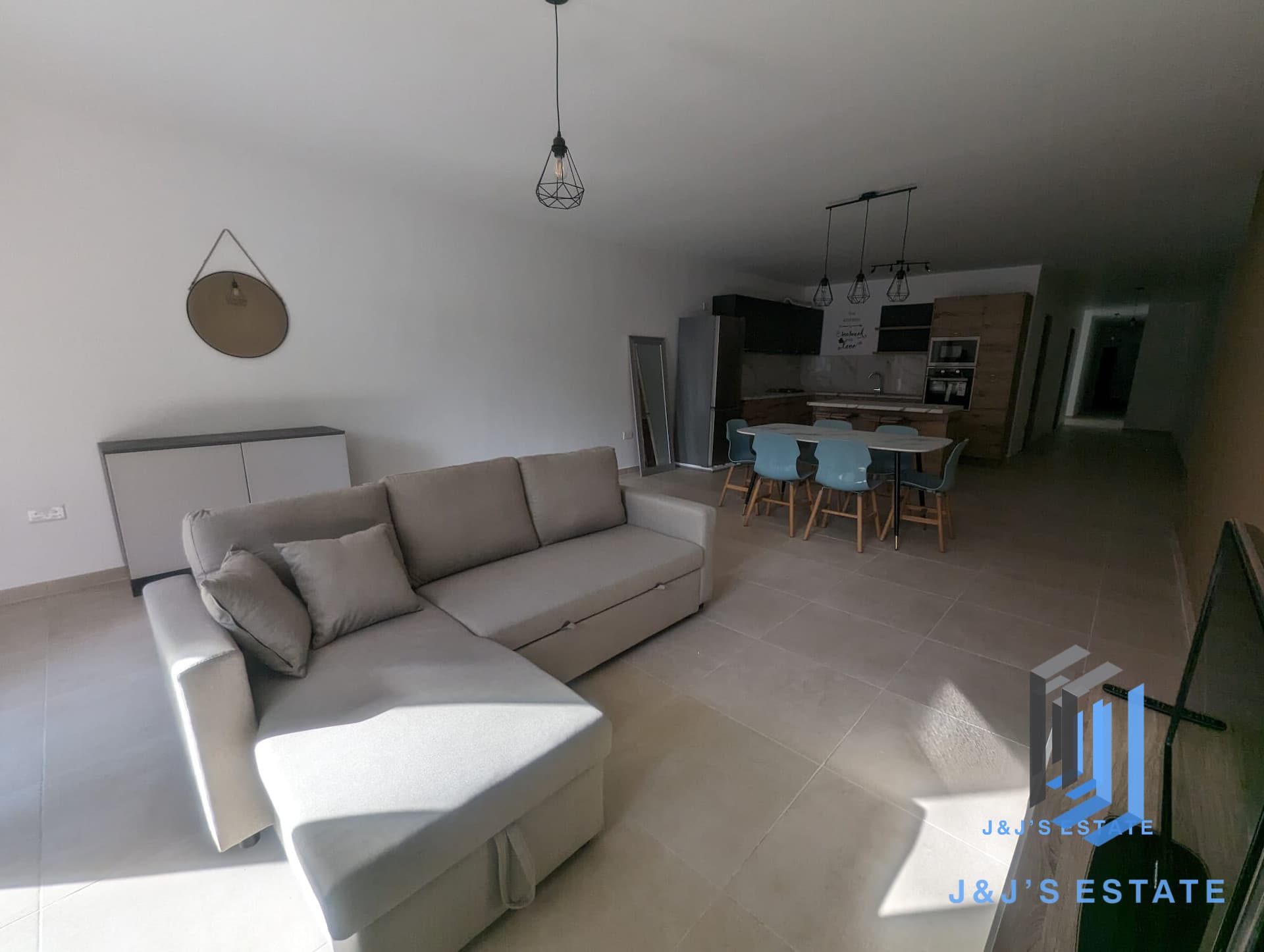 Three-bedroom apartment with two private yards in San Gwann · 2