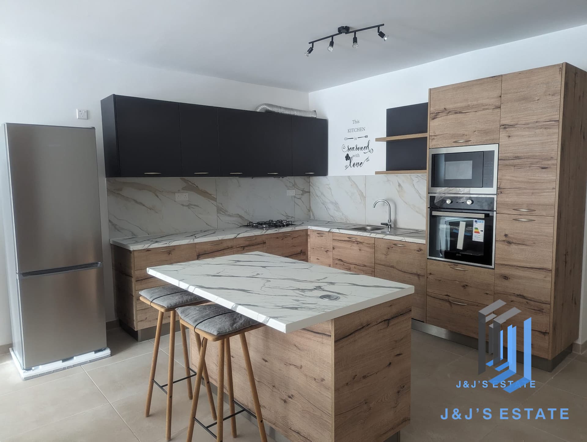 Three-bedroom apartment with two private yards in San Gwann · 3