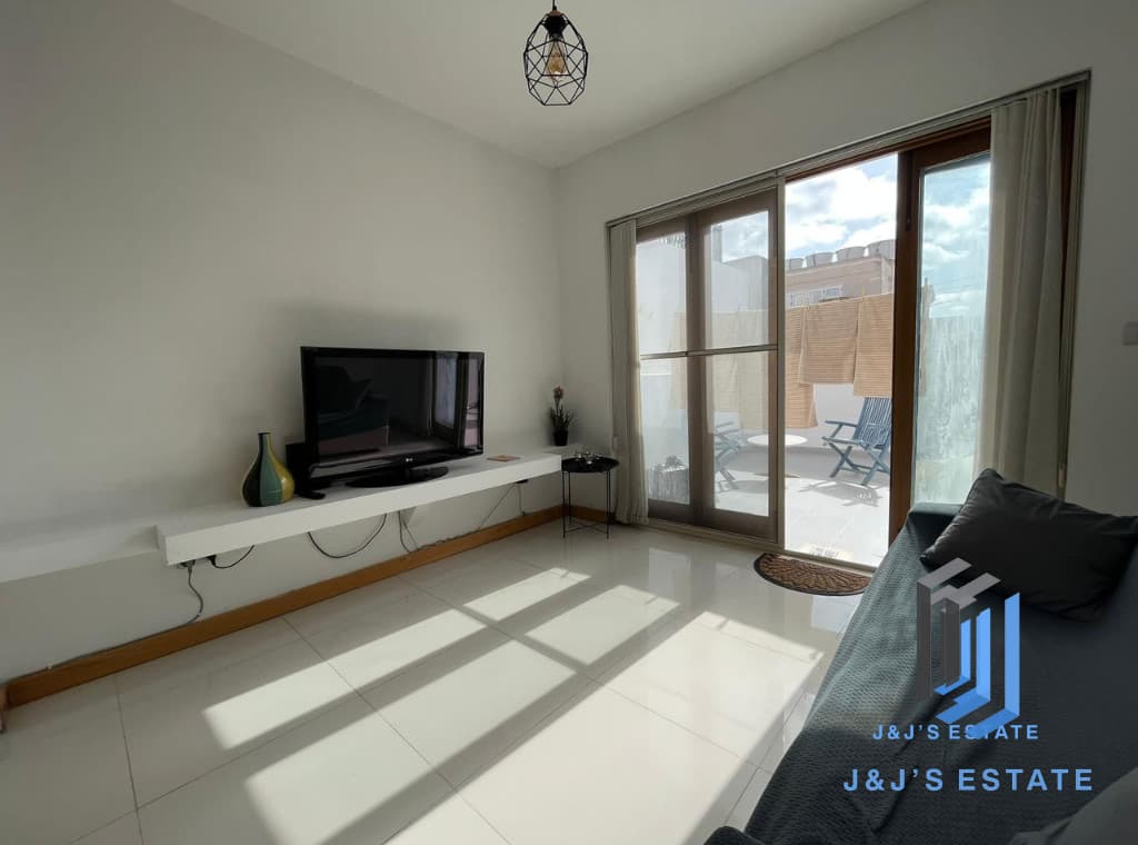 Penthouse in Sliema with Terrace – Prime Location · 2