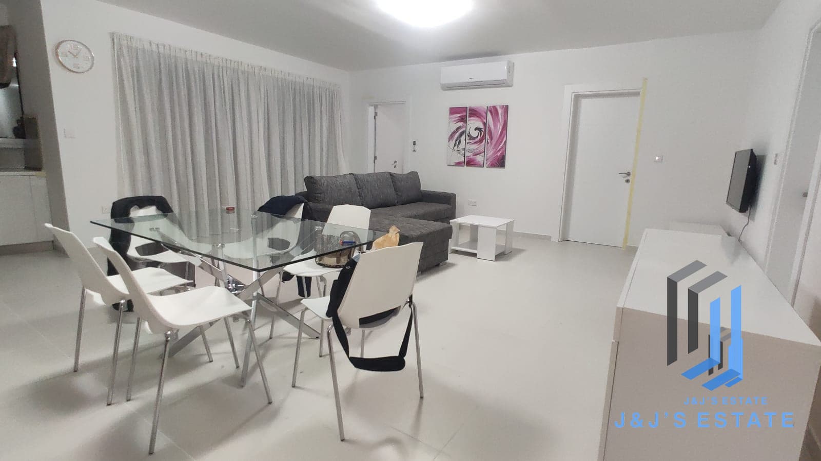Two-bedroom apartment with balcony near Luqa airport · 1