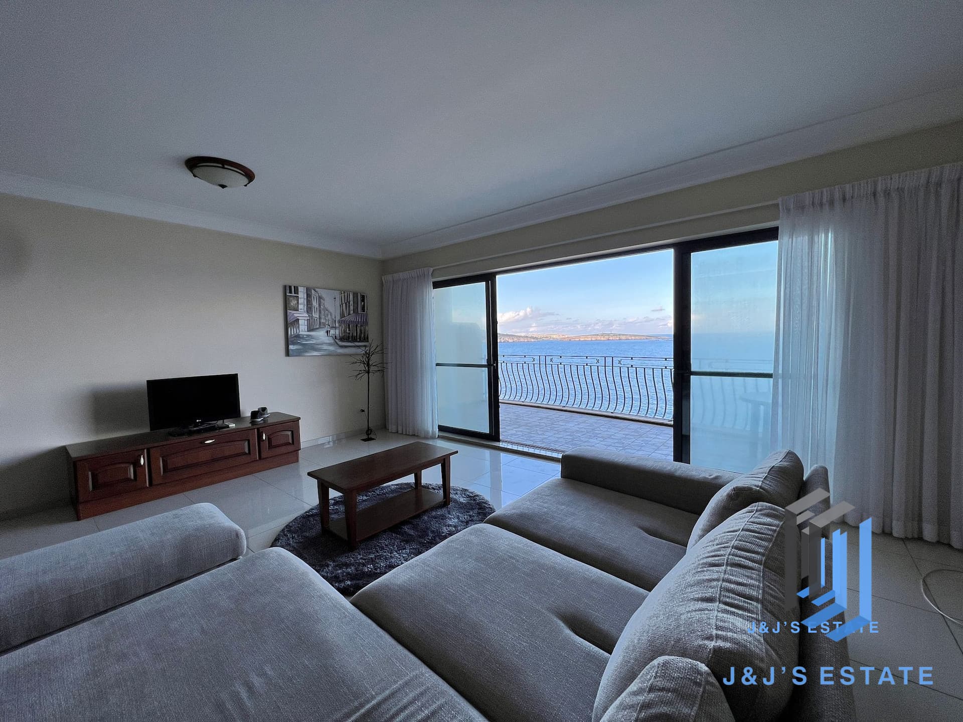 Apartamento dos dormitorios con vista al mar y garaje en Bugibba