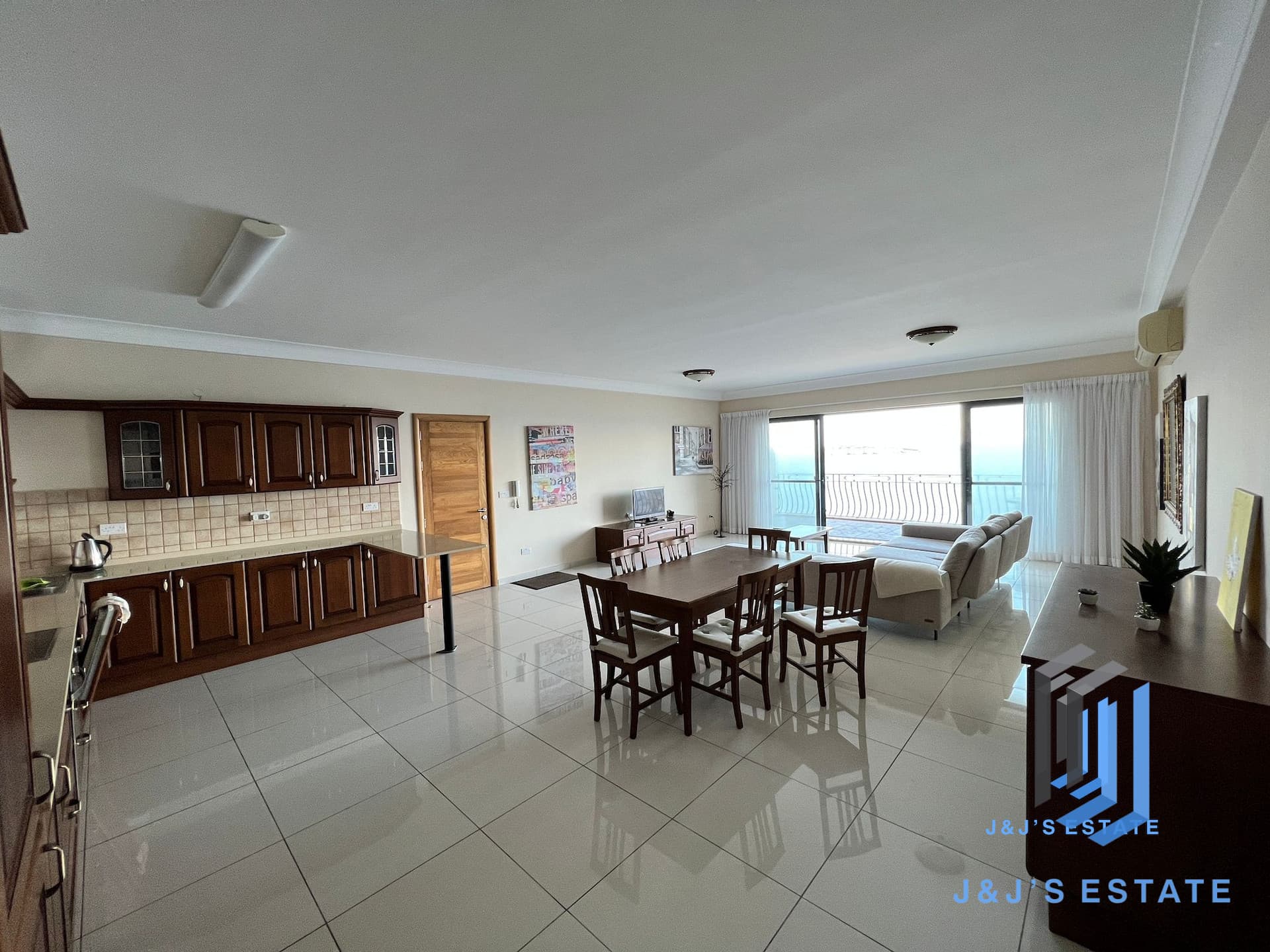 Two-bedroom apartment with sea view and garage in Bugibba · 3