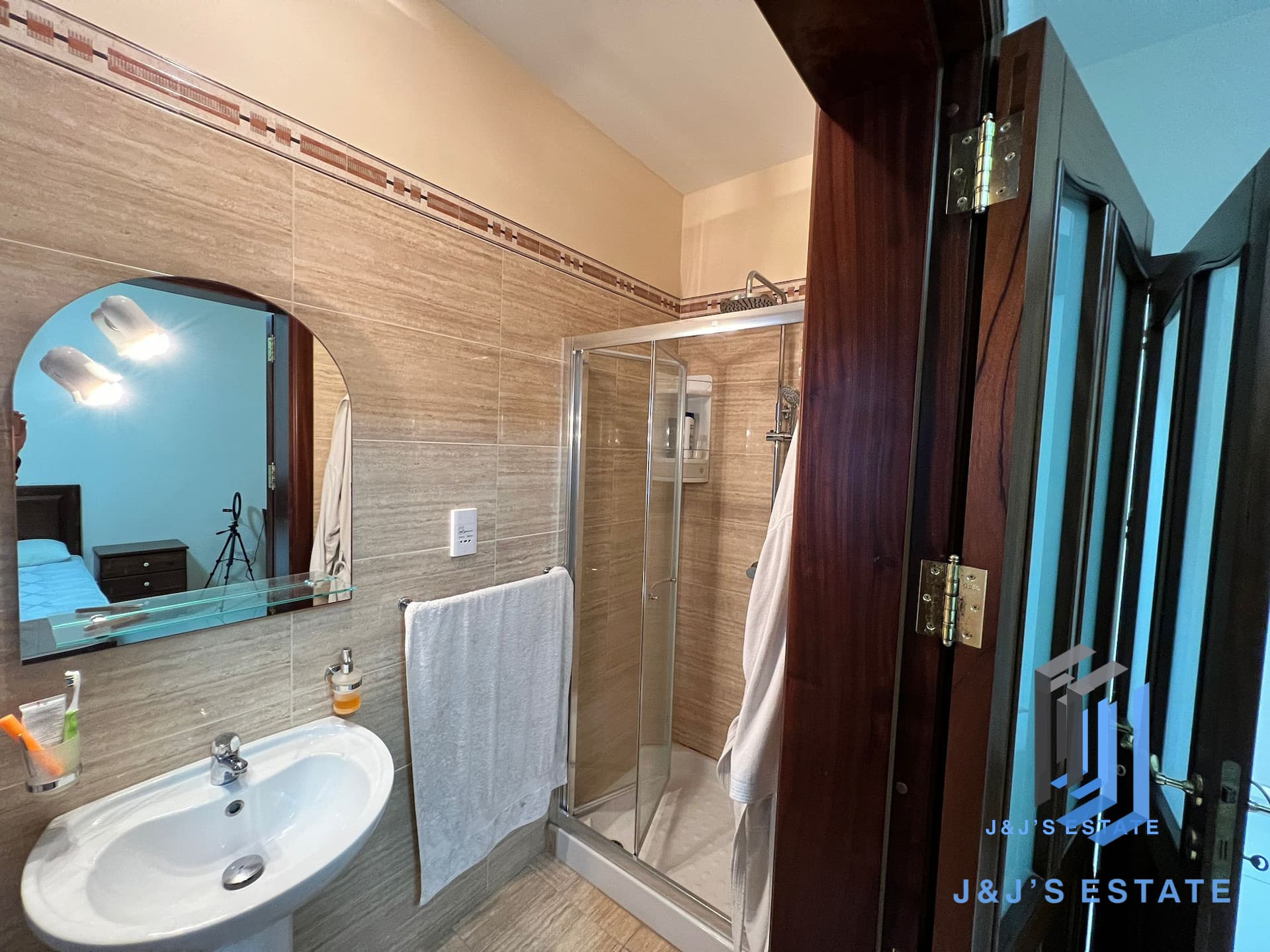Two-bedroom apartment with sea view and garage in Bugibba · 8