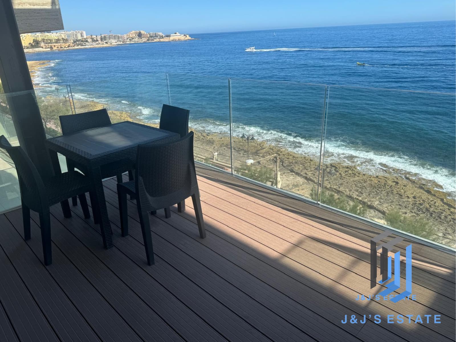 Stunning 3-Bedroom Seafront Apartment in Sliema