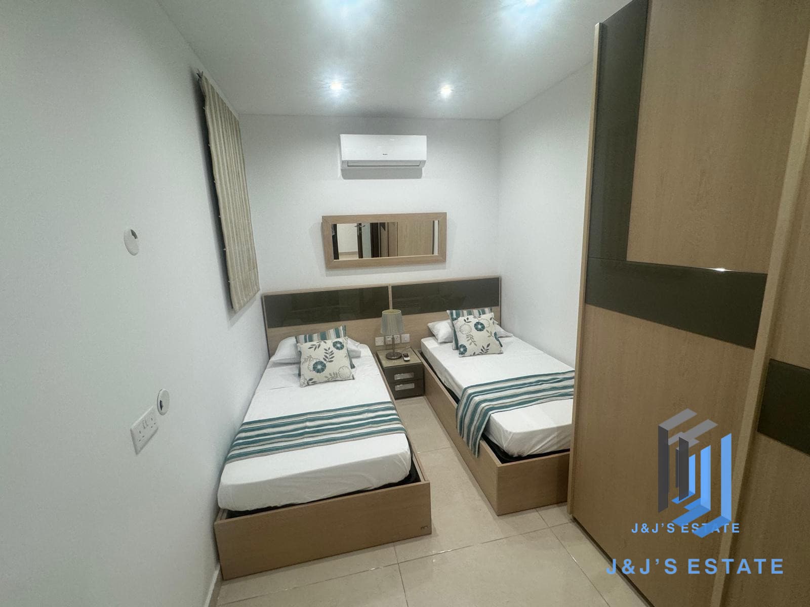 Stunning 3-Bedroom Seafront Apartment in Sliema · 6