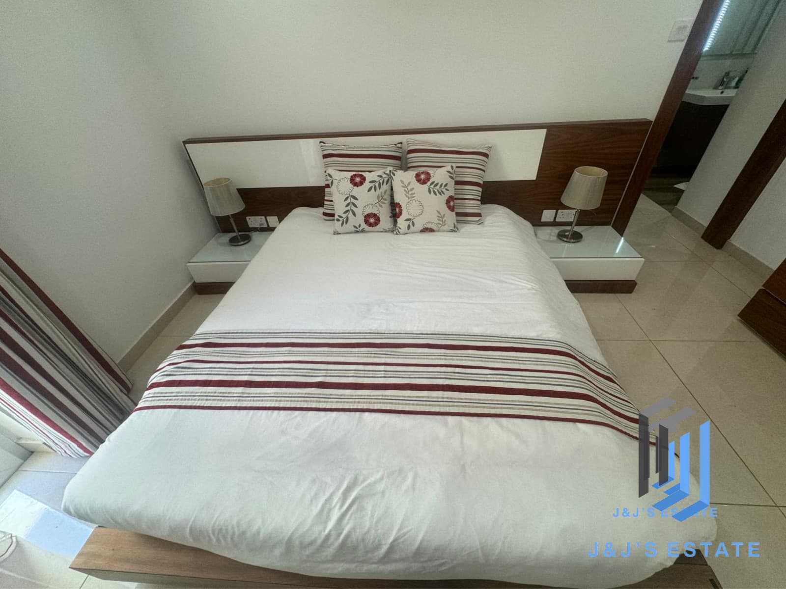 Stunning 3-Bedroom Seafront Apartment in Sliema · 7