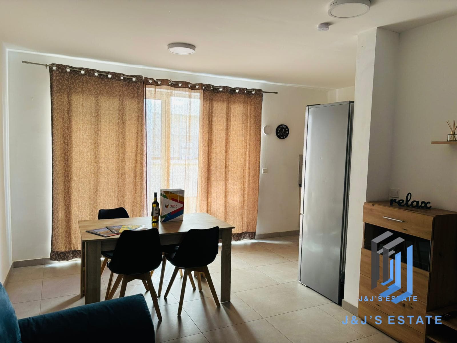 Modern 2 Double Bedroom Apartment in Sliema · 2