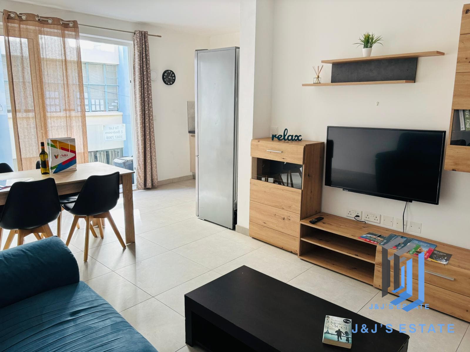 Modern 2 Double Bedroom Apartment in Sliema · 3