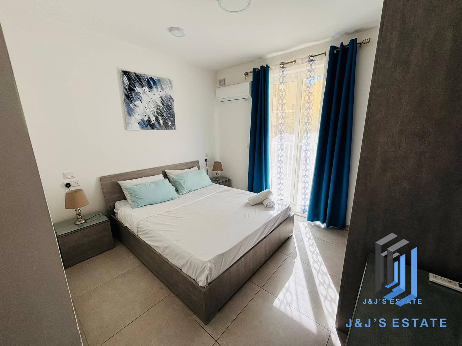 Modern 2 Double Bedroom Apartment in Sliema · 4