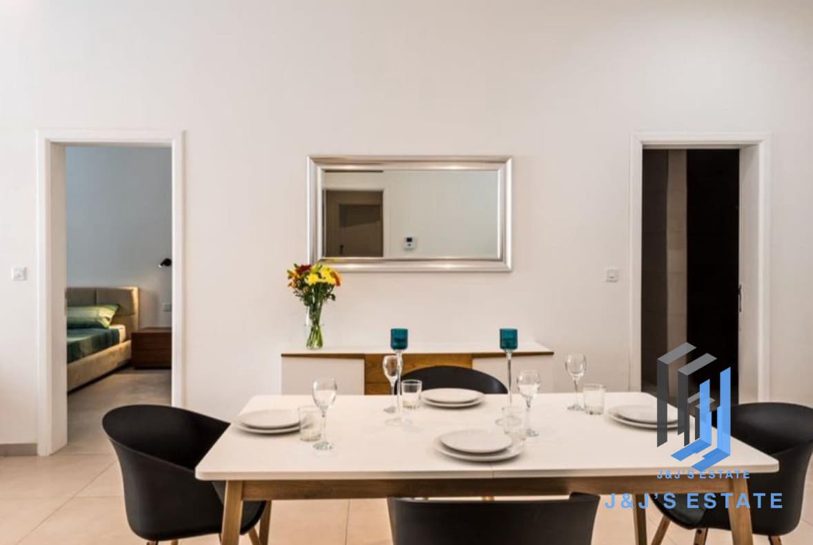 Inviting 2-Bedroom Apartment in Sliema · 3