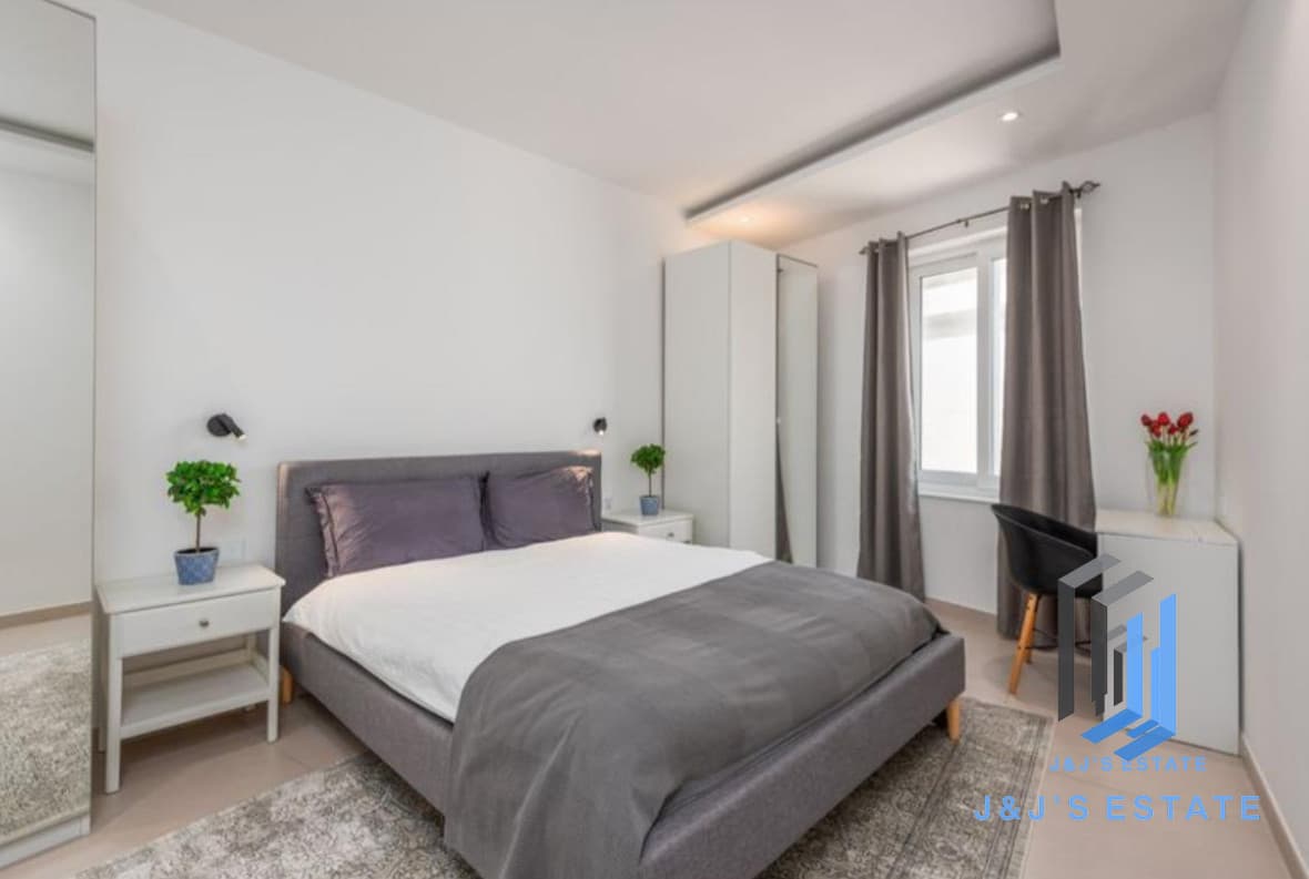 Furnished 2-Bedroom Apartment in Sliema · 9