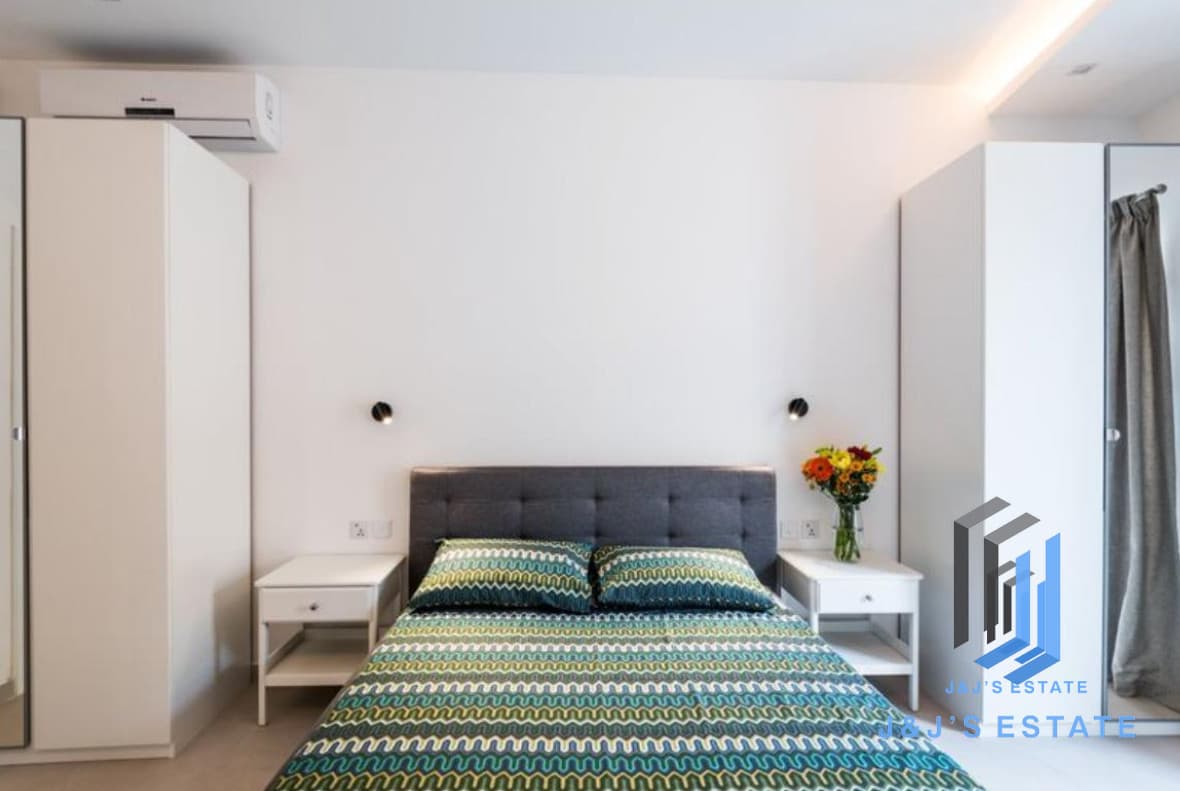 Modern 2-Bedroom Apartment in Sliema · 3