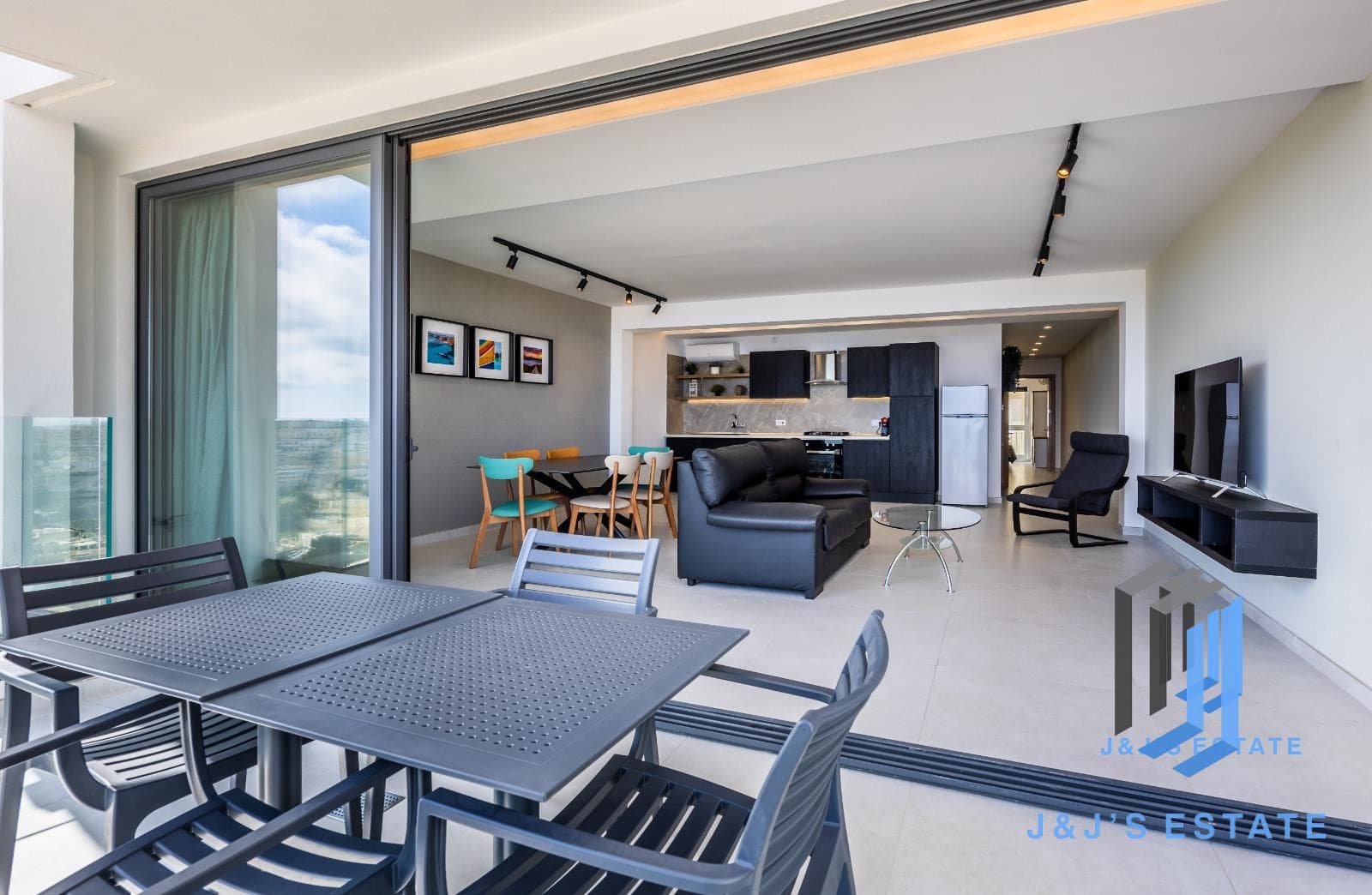 Beautiful 2-Bedroom Apartment in Mellieha with Sea View · 3