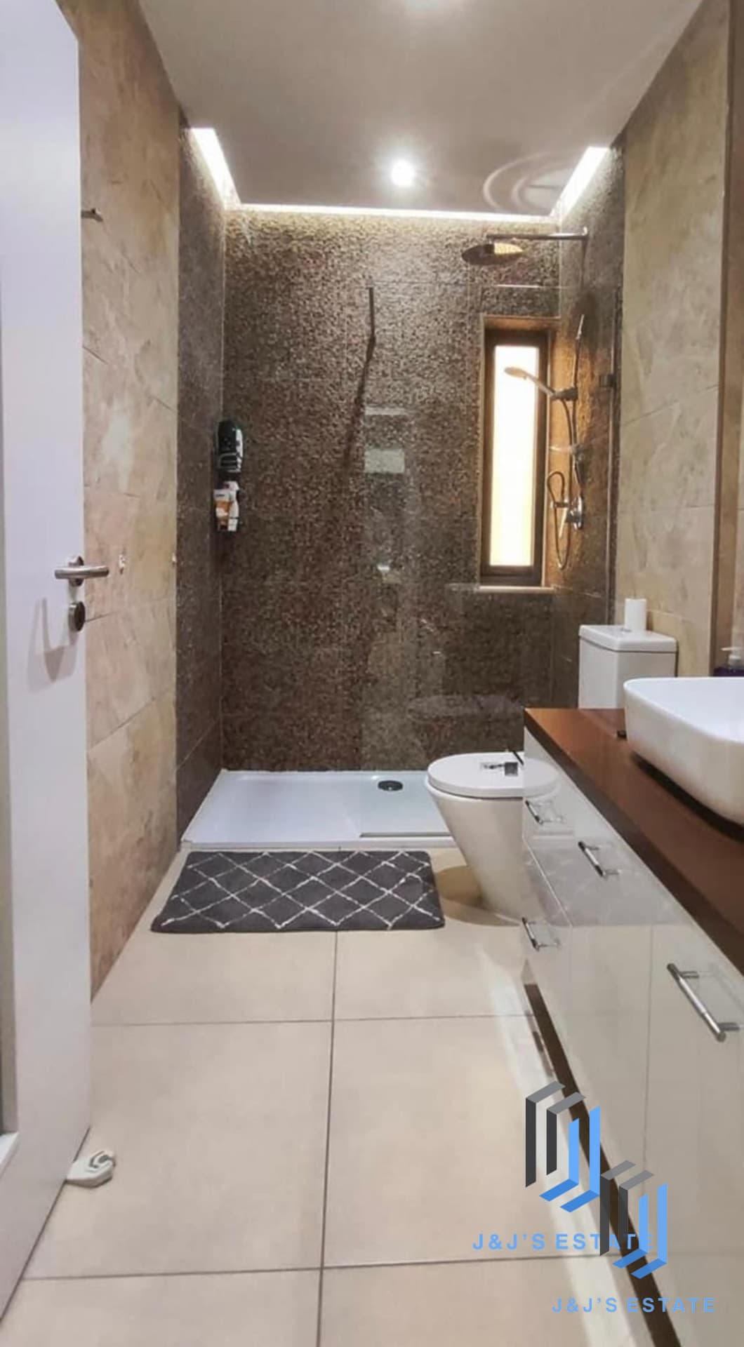 Beautiful 2-Bedroom Apartment in Msida · 6
