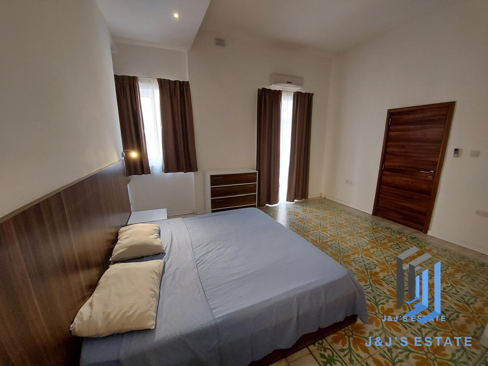 Charming 1-Bedroom Apartment in Gzira · 1