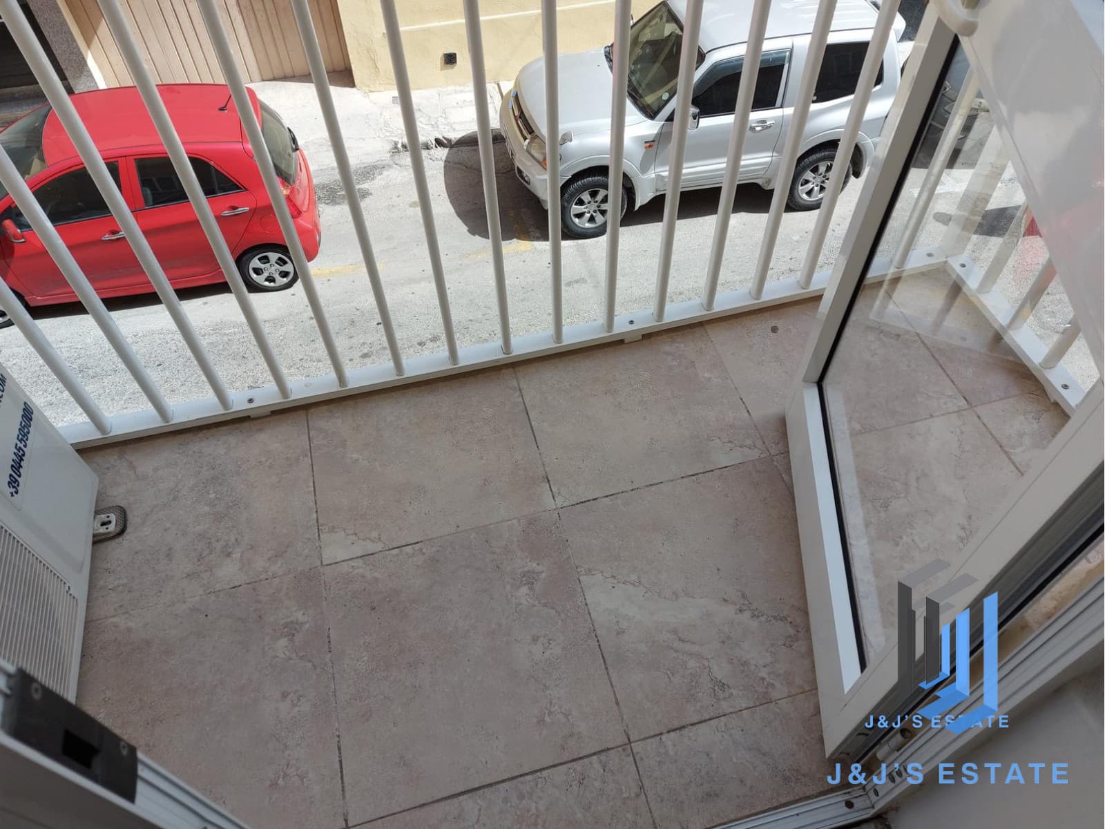 Charming 1-Bedroom Apartment in Gzira · 6