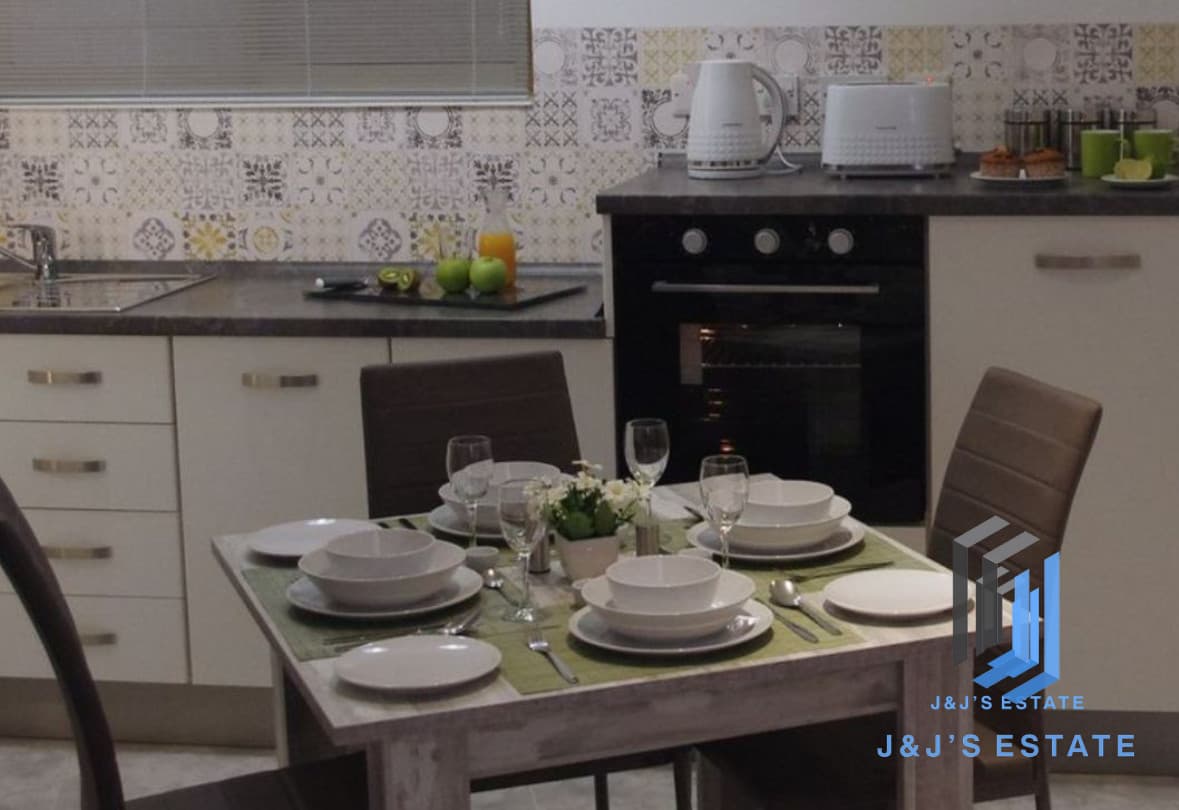 Charming 2-Bedroom Town House in Bormla · 4