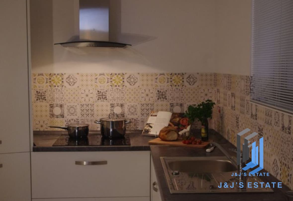 Charming 2-Bedroom Town House in Bormla · 6