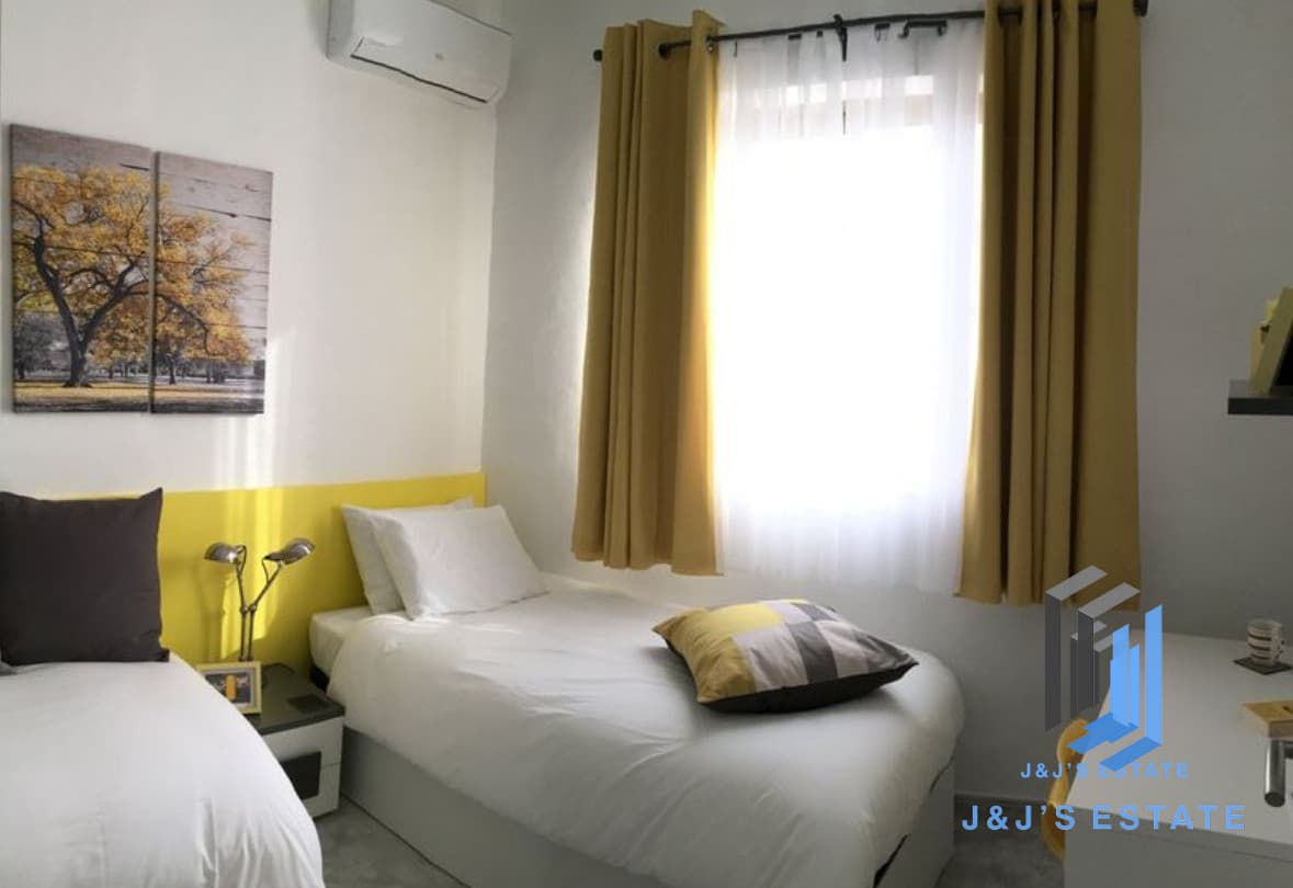 Charming 2-Bedroom Town House in Bormla · 8