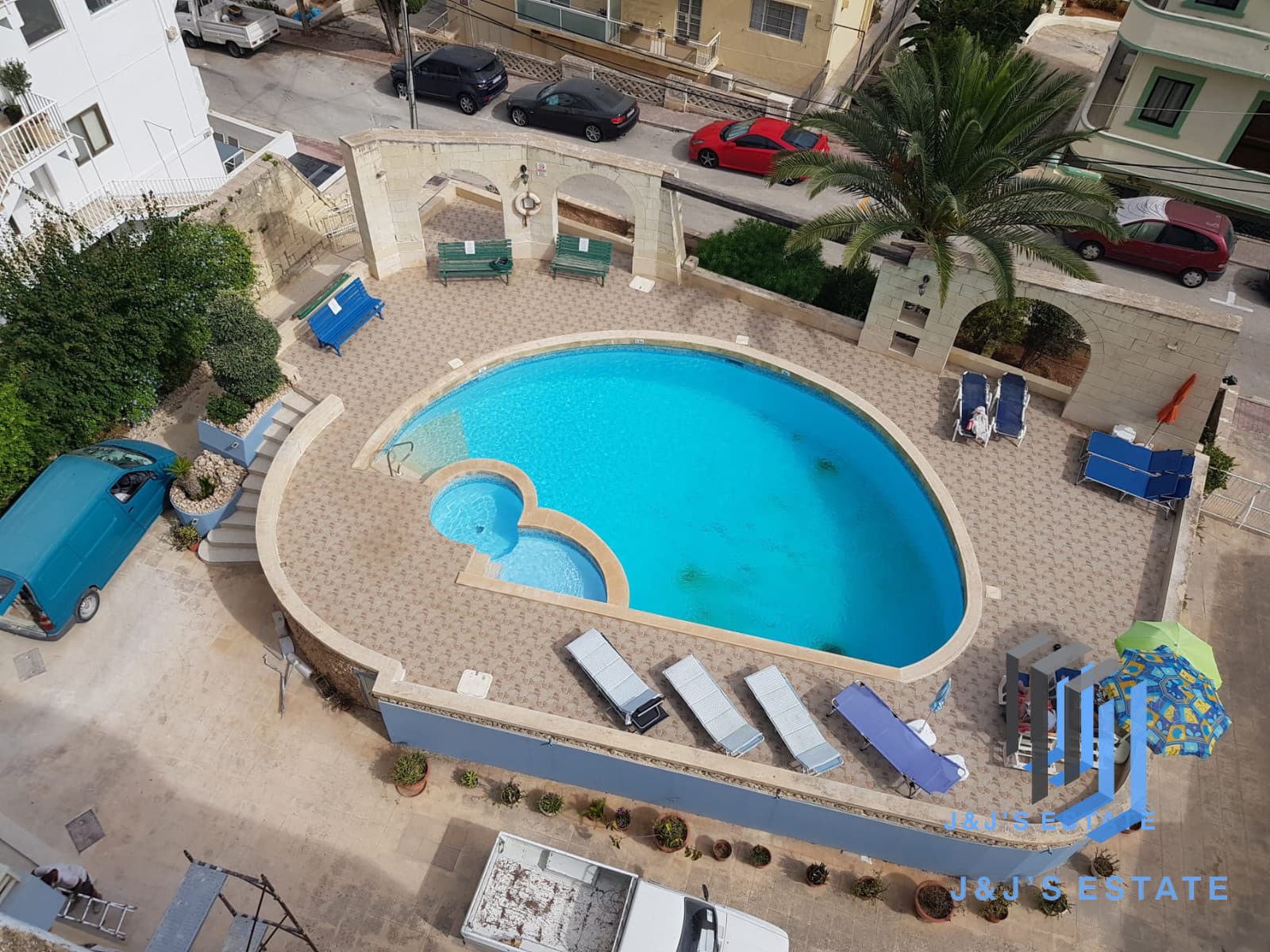 Unique Penthouse with Sea Views in Xemxija Hill · 2