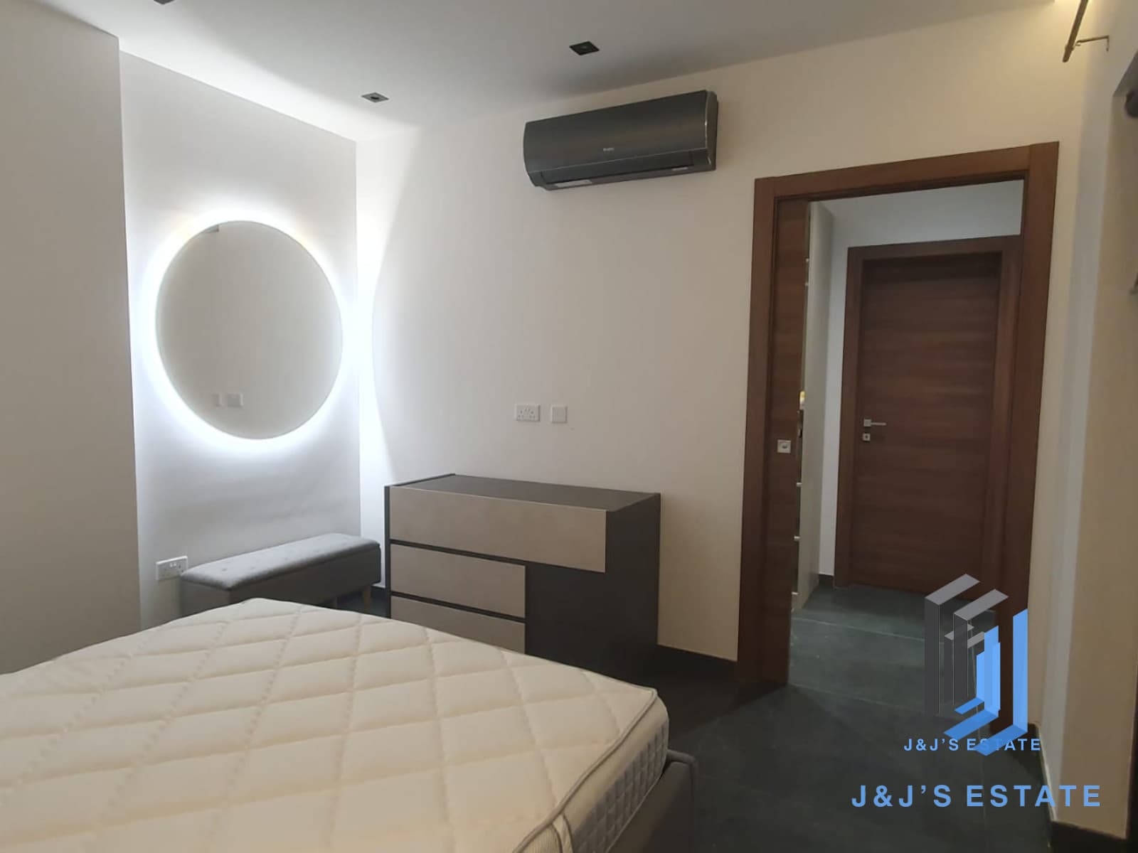 Furnished 3-Bedroom Apartment in Santa Venera · 18
