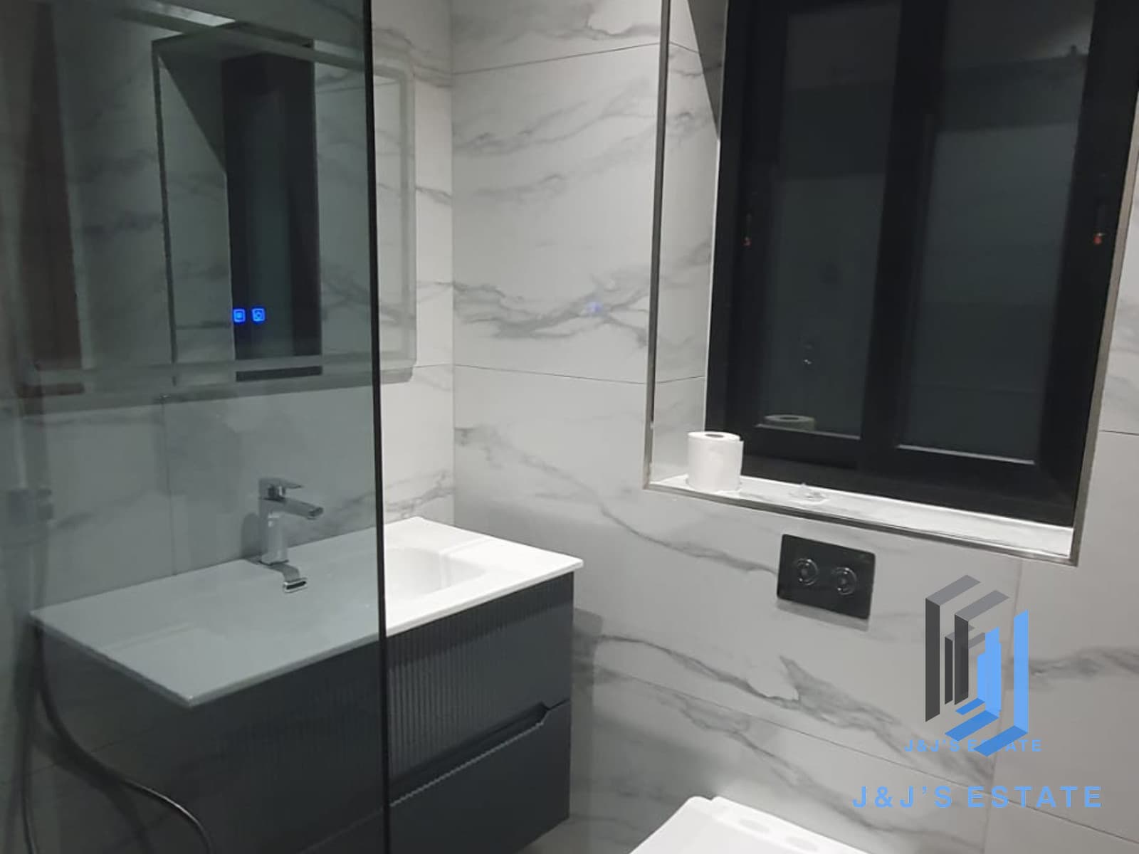 Furnished 3-Bedroom Apartment in Santa Venera · 33