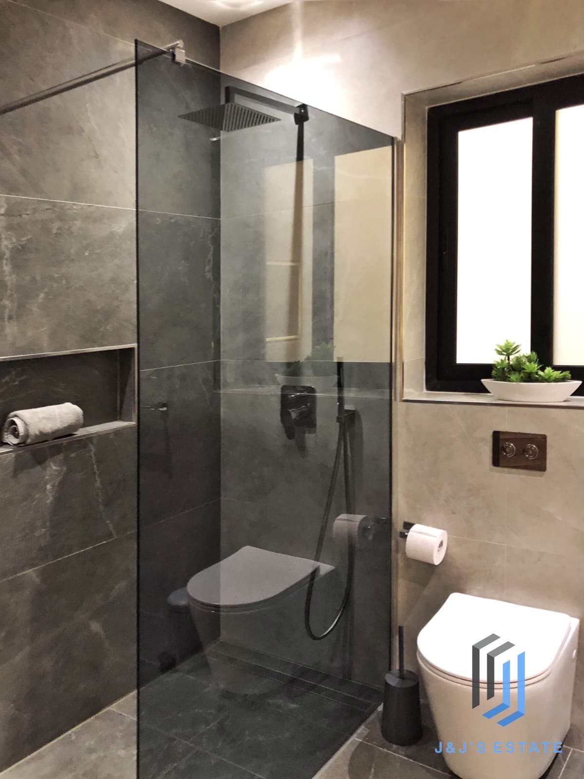 Furnished 3-Bedroom Apartment in Santa Venera · 31