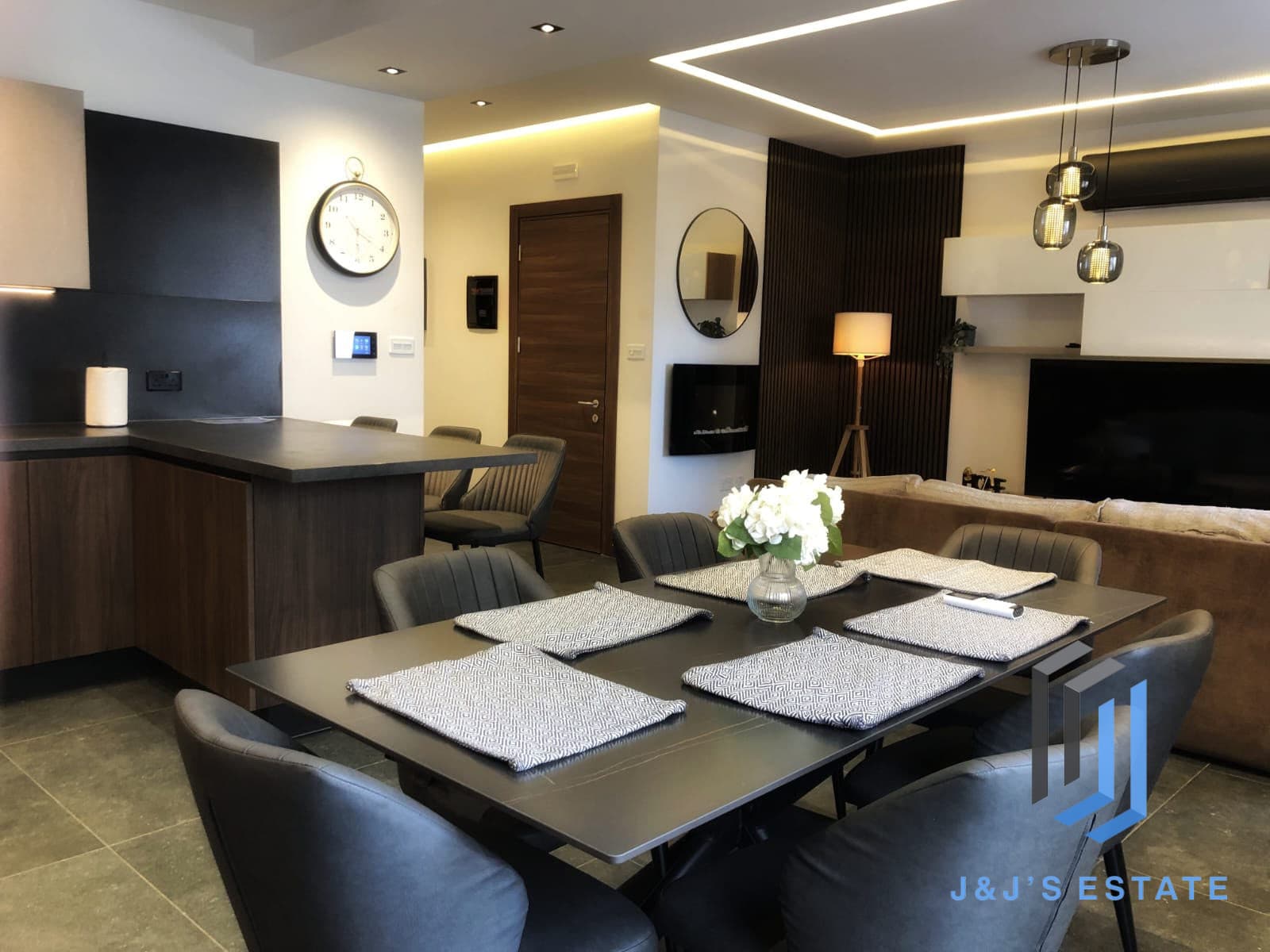 Furnished 3-Bedroom Apartment in Santa Venera · 3