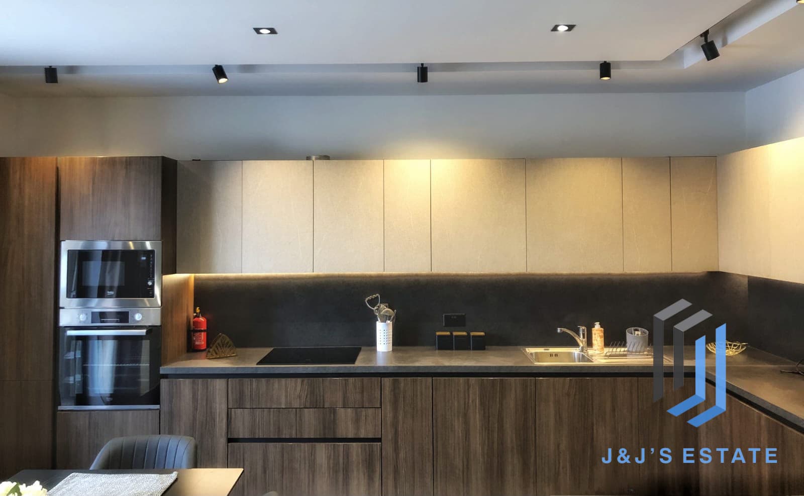 Furnished 3-Bedroom Apartment in Santa Venera · 8