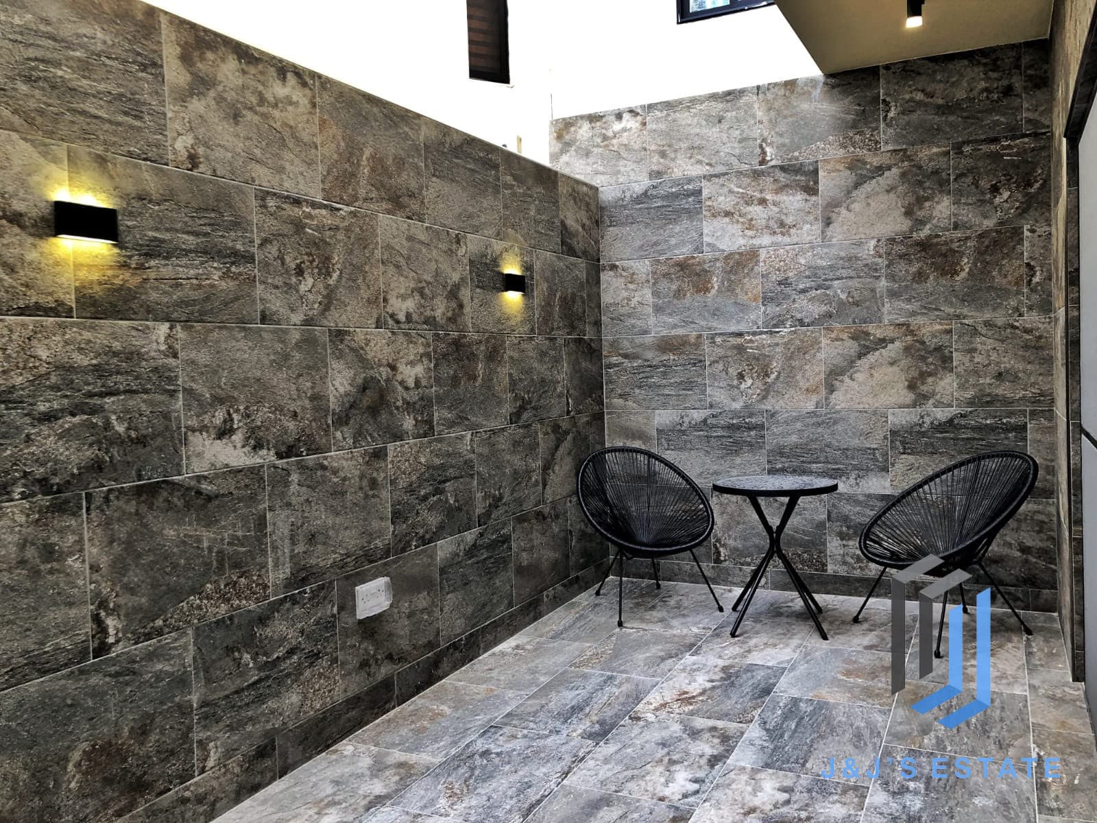 Furnished 3-Bedroom Apartment in Santa Venera · 10