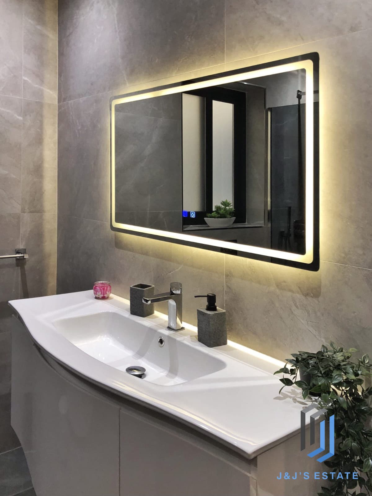 Furnished 3-Bedroom Apartment in Santa Venera · 30
