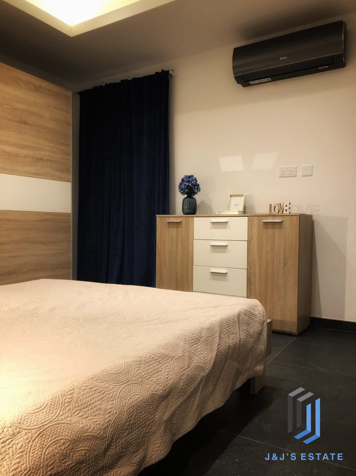 Furnished 3-Bedroom Apartment in Santa Venera · 21
