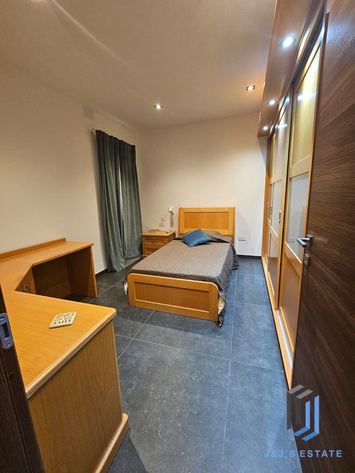 Furnished 3-Bedroom Apartment in Santa Venera · 24
