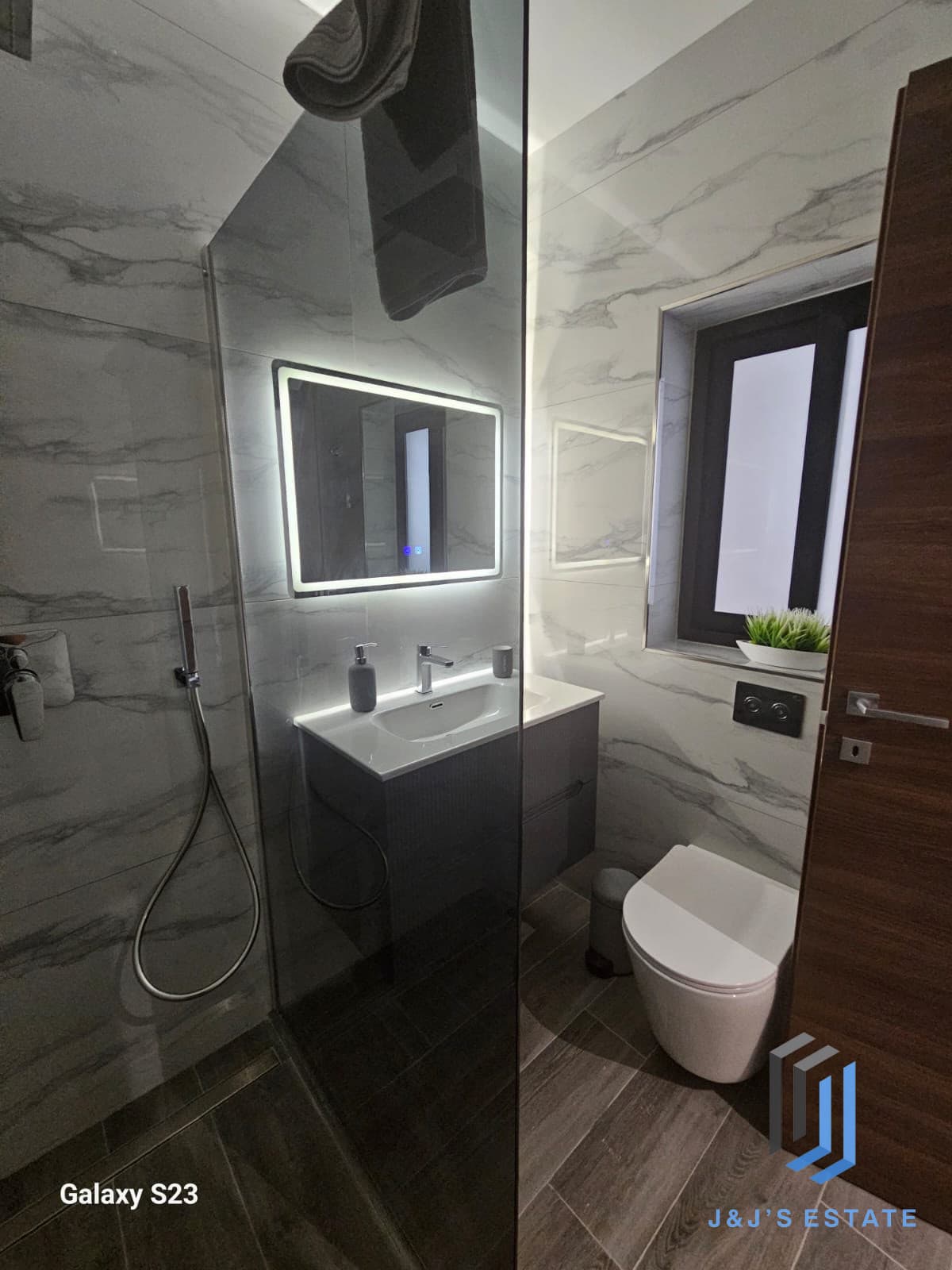 Furnished 3-Bedroom Apartment in Santa Venera · 29