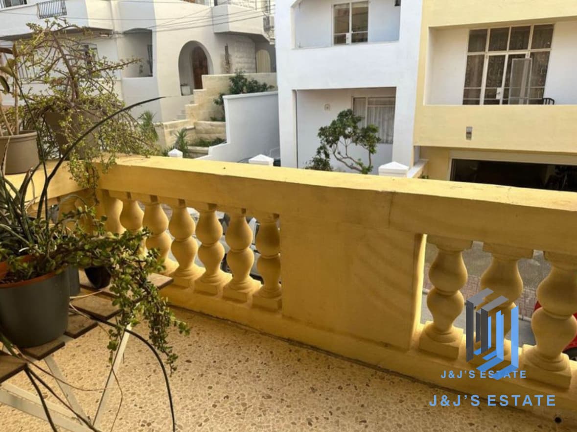 First-Floor 2-Bedroom Apartment in St Julian's · 2