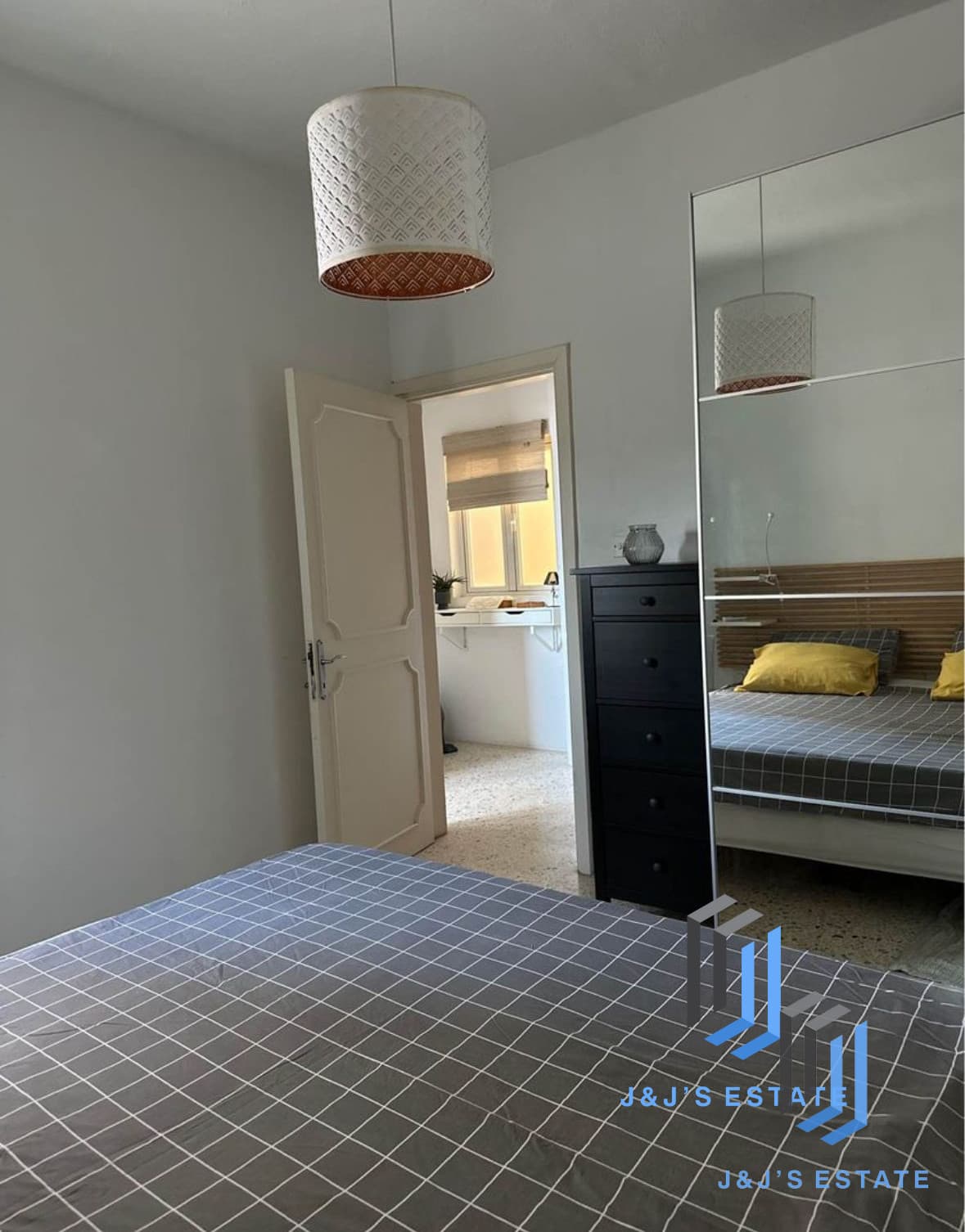 First-Floor 2-Bedroom Apartment in St Julian's · 8
