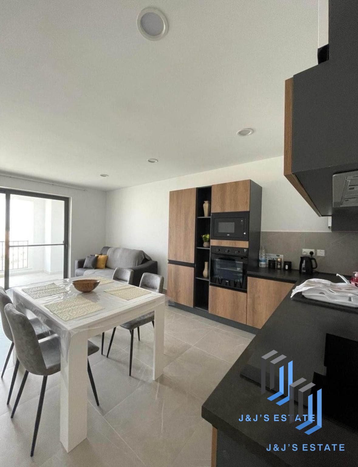 Modern 2-Bedroom Apartment in Marsaxlokk · 2