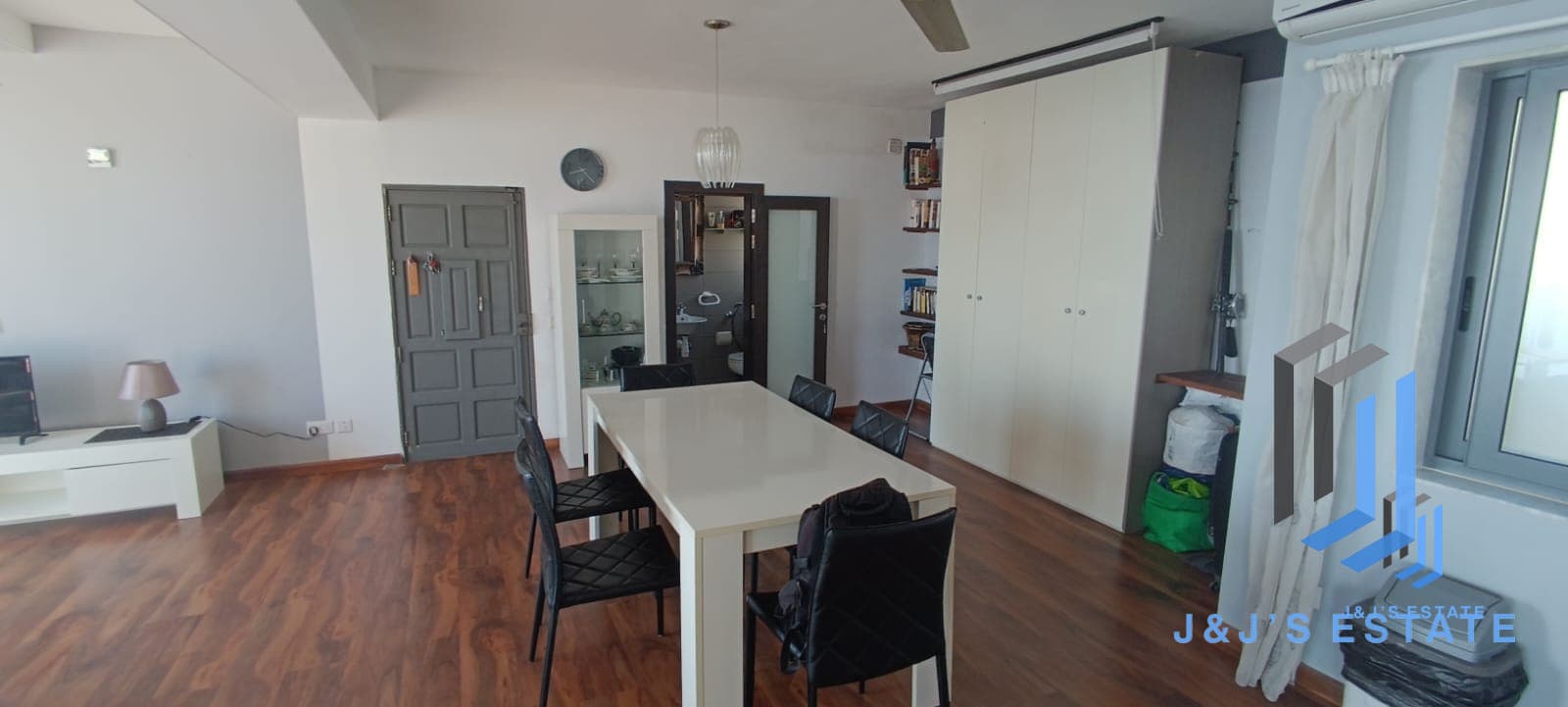 Sea View Duplex Apartment in Xghajra · 2